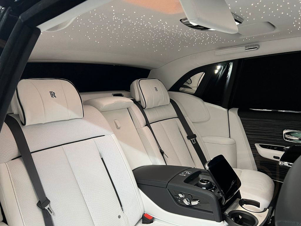 Rolls-Royce Phantom SWB Extended Two-Tone FULL
