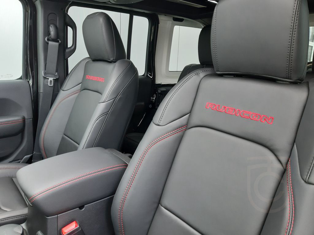Jeep Wrangler Rubicon My 24 mit SkyOne Touchdach