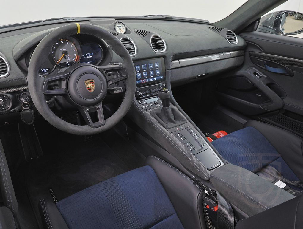 Porsche 718 Cayman GT4 RS