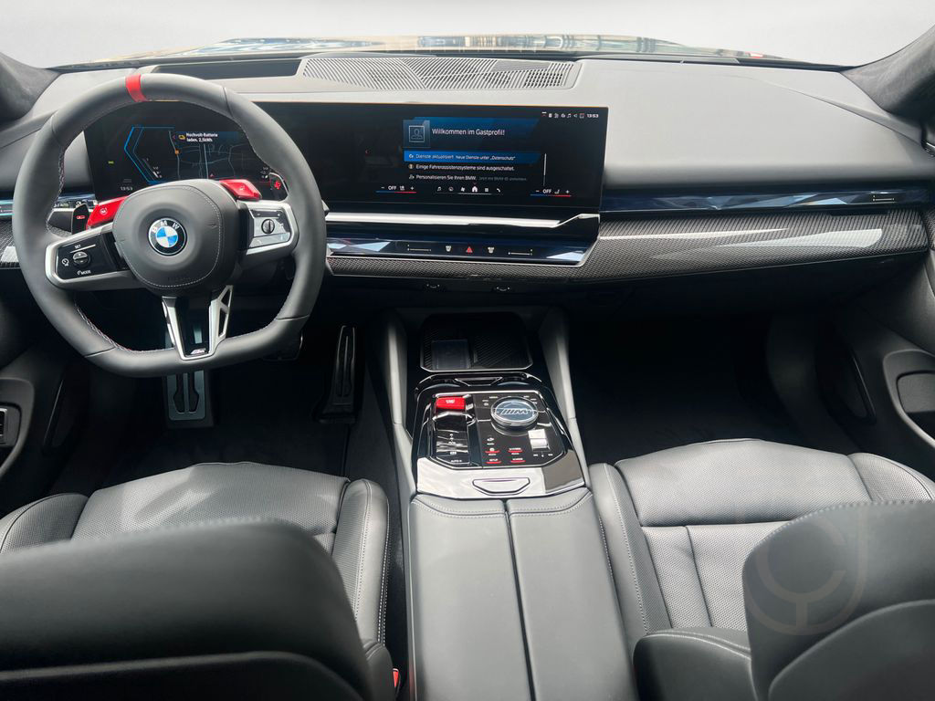 BMW M5 Limousine xDrive AHK Ultimate Package
