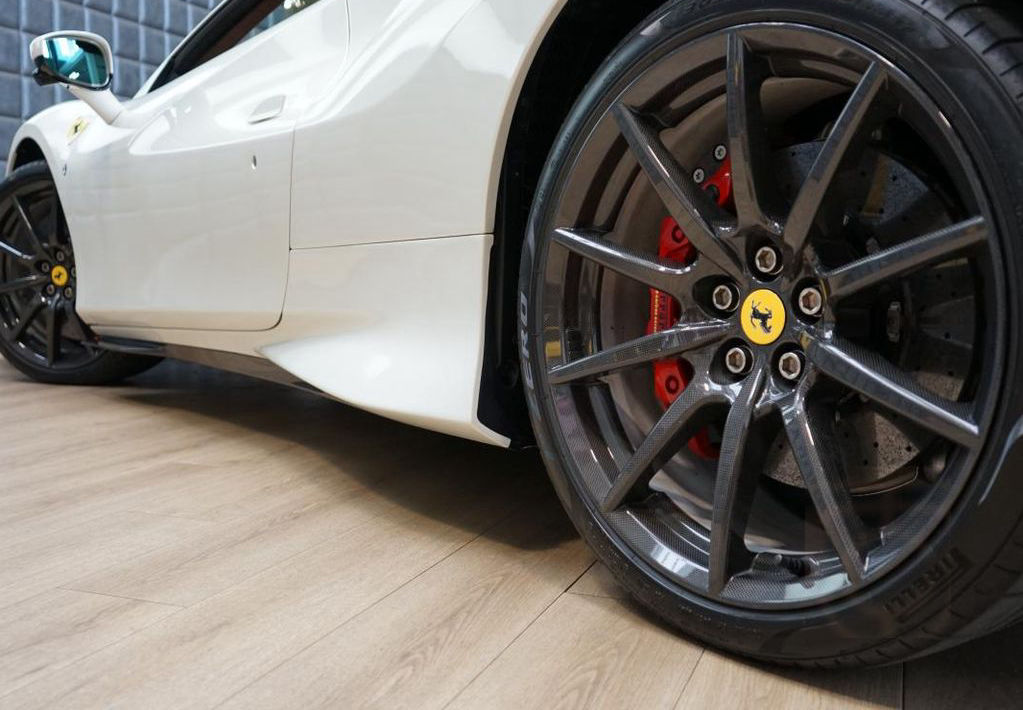 Ferrari F8