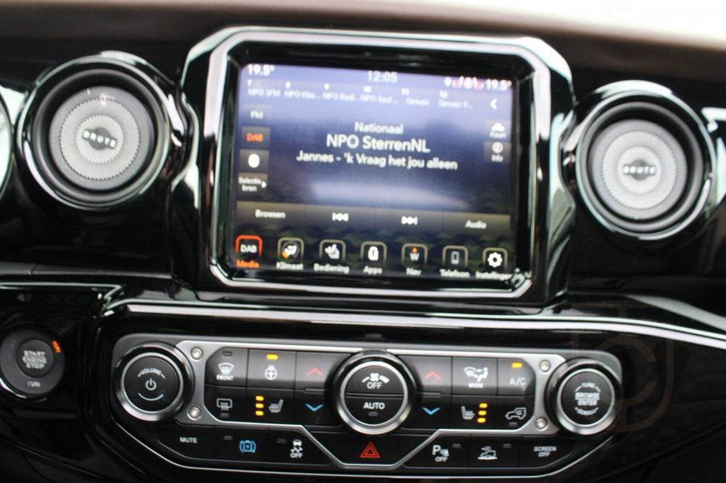 Jeep Wrangler BRUTE 4XE 380 PK SAHARA / Sky One Touch