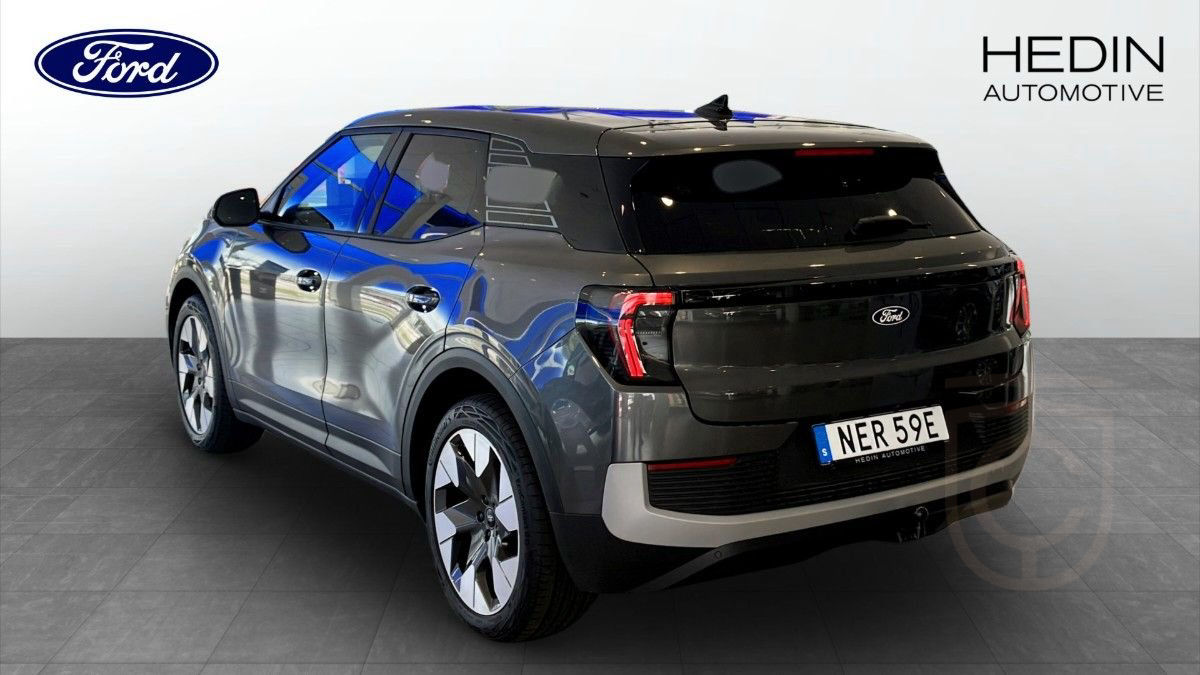 Ford Explorer PREMIUM LONG RANGE RWD