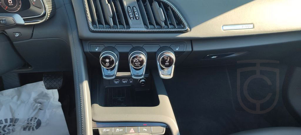 Audi R8 Spyder 5.2 FSI RWD performance