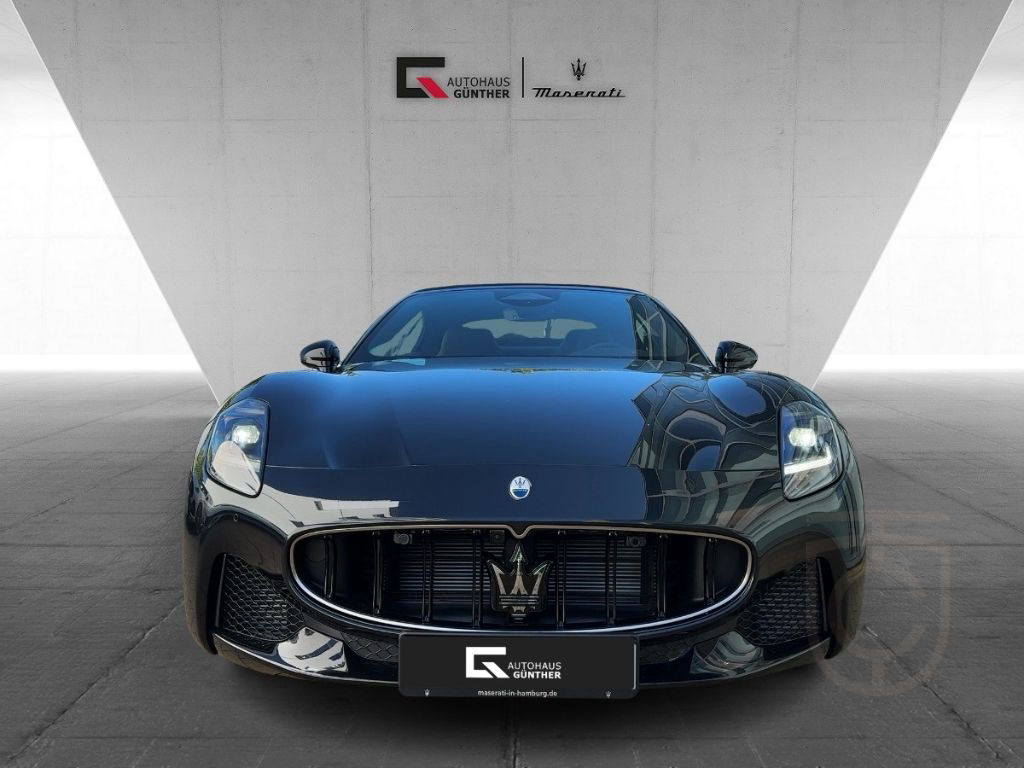 Maserati GranCabrio Modena MY25 AWD V6 BLACK