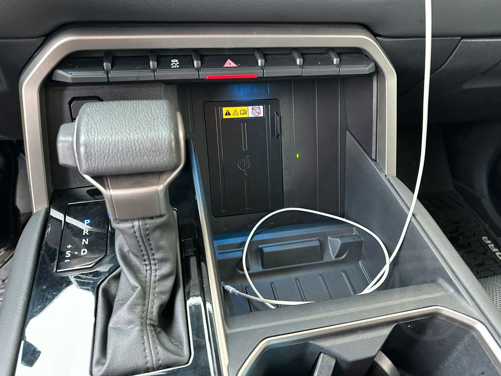 Toyota Tundra Crew Max Limited Hybrid Extra Lange