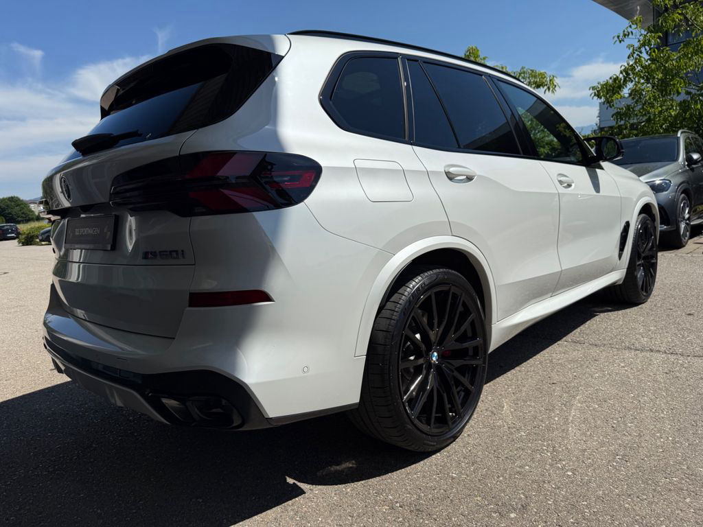 BMW X5 M60 i xDrive*B&W*Sky Lounge*22 Zoll*