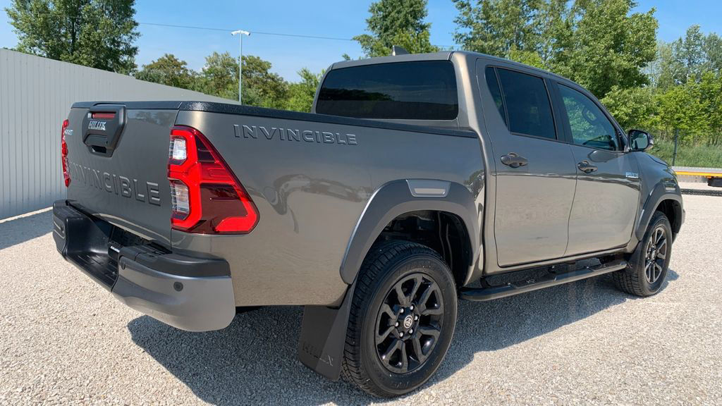 Toyota Hilux 2.8 D-4D 4X4 INVINCIBLE MY25,NET. EXPORT