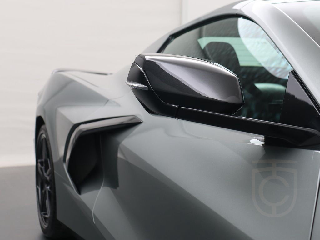 Chevrolet Corvette Stingray C8 convertible 3LT Front lift