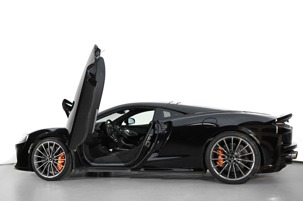 McLaren GT | Premium | Panoramic | B&W | Lift | VAT