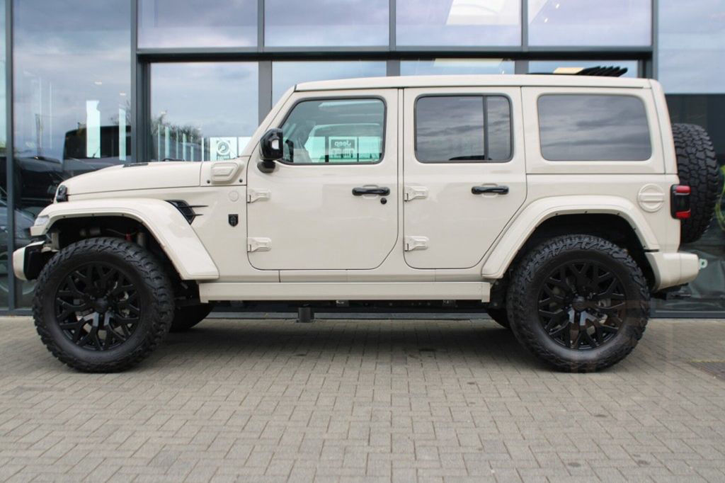 Jeep Wrangler BRUTE 4XE 380 PK SAHARA / Sky One Touch