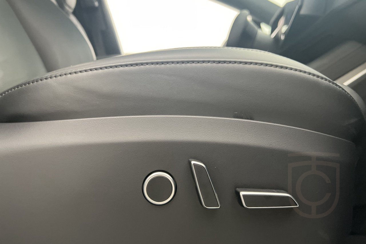 Tesla Model X Plaid