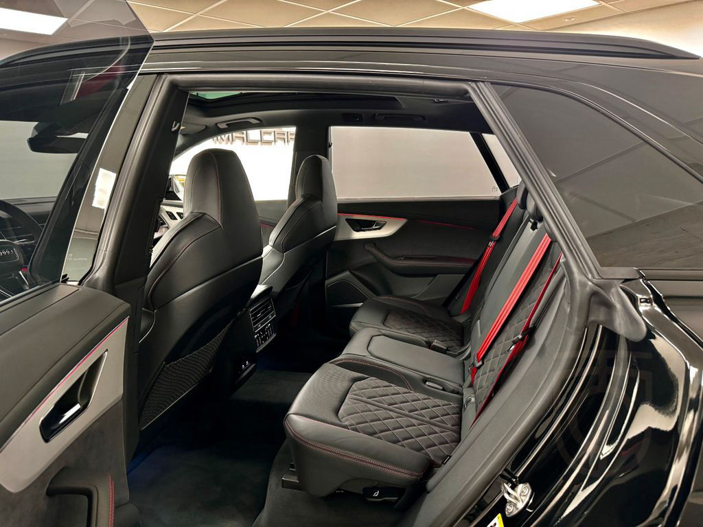 Audi Q8 50 TDi Q S-LINE Black EDT. *FULL* NP: 89.592€
