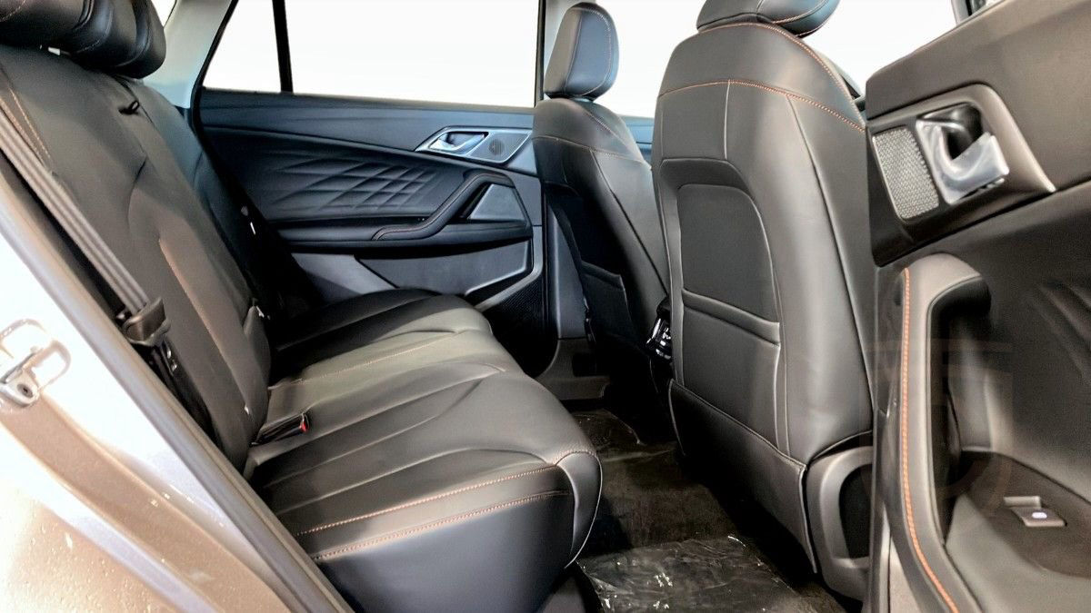 MG HS LUXURY PLUG-IN HYBRID