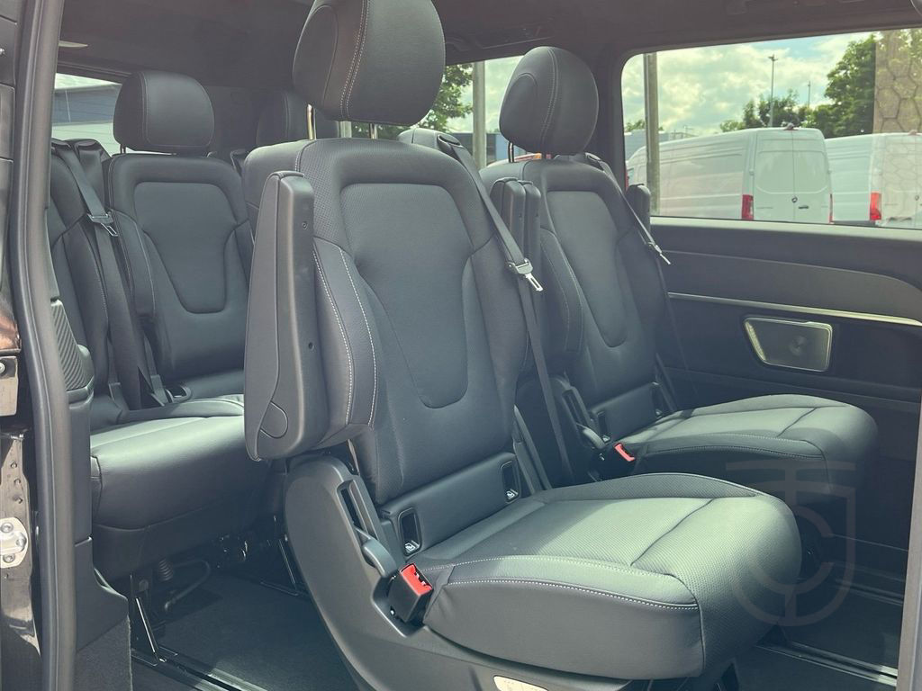 Mercedes-Benz V 300 d Avantgarde 4x4 lang AMG AIRMATIC Pano 9G