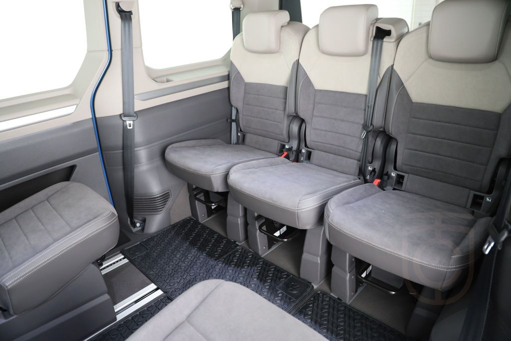 Volkswagen T7 Multivan KÜ 2.0 TDI DSG STYLE | DCC | PANO |