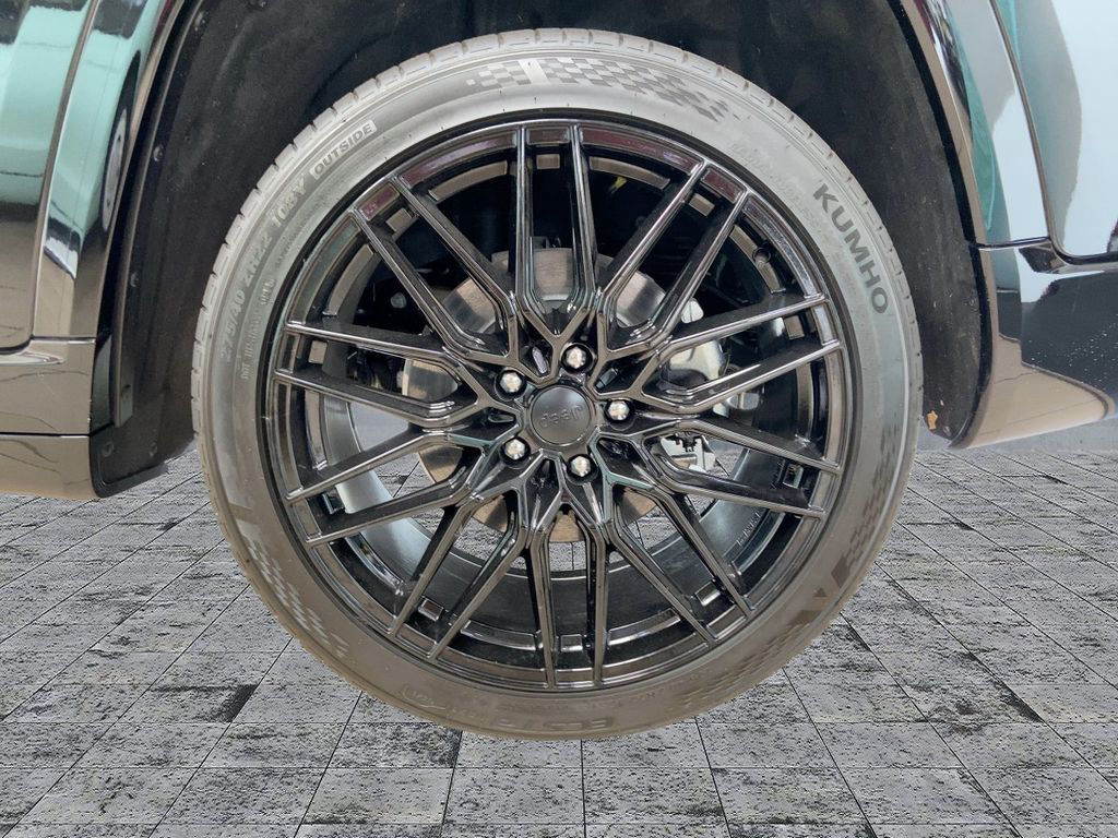 Jeep Grand Cherokee L 5.7L V8 Summit 4x4 6-Sitzer
