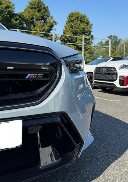 BMW M5 LIMO KEMARIK°GREY/RED°CARBON EXTERIEUR°SITZLF