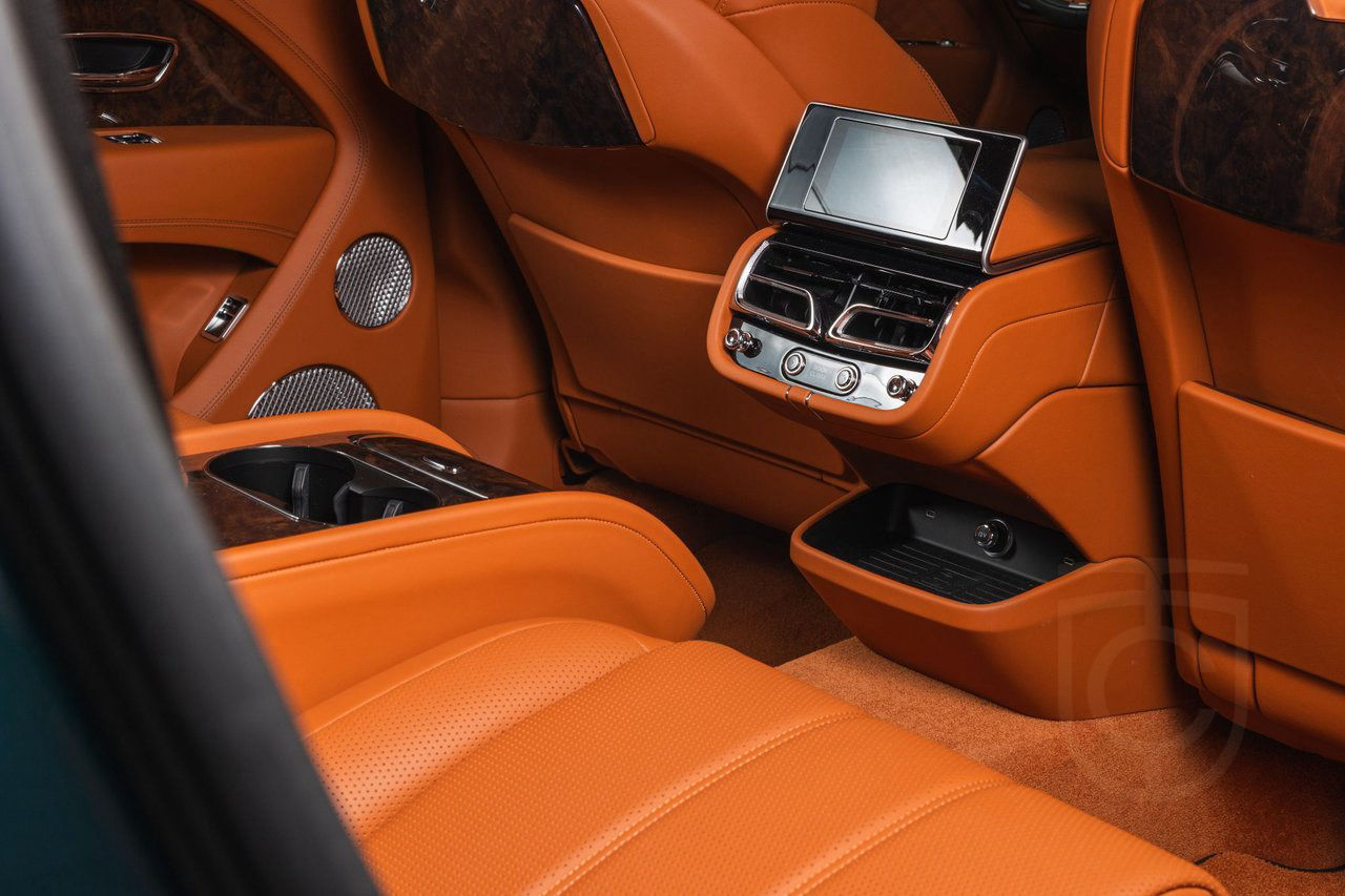Bentley Bentayga V8 EWB 4.0 V8 EWB First Edition Azure