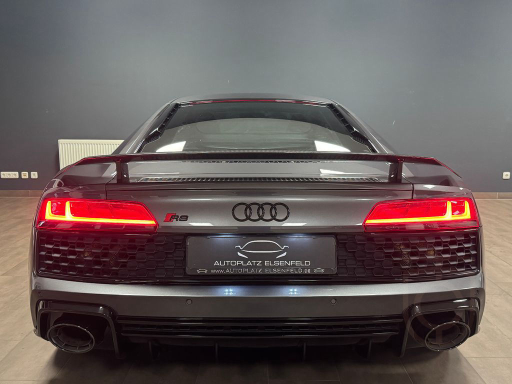 Audi R8 5.2 FSI V10 Quattro Performace EVO / CARBON