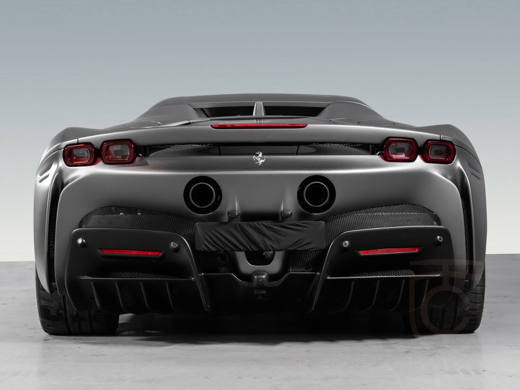 Ferrari SF90 Spyder | 1.Hand | Carbon | Lift | AFS |