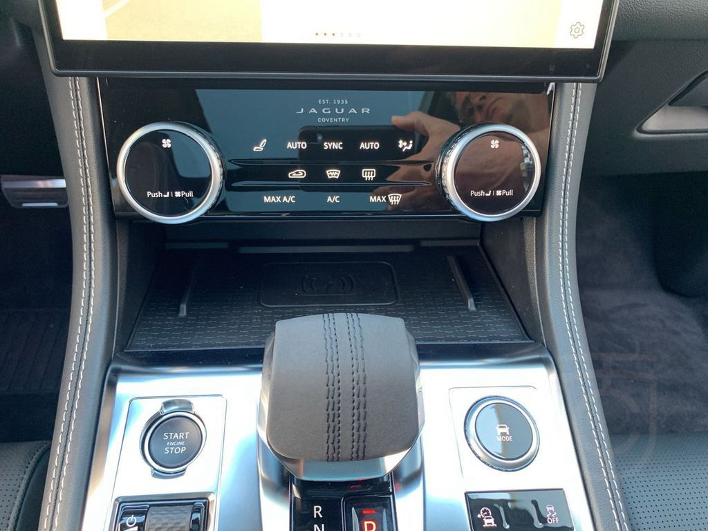 Jaguar F-PACE D300 AWD R-DYNAMIC HSE HUD+LMF+ACC+DAB