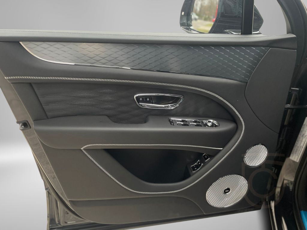Bentley Bentayga EWB 4.0 Mulliner - Naim/Pano