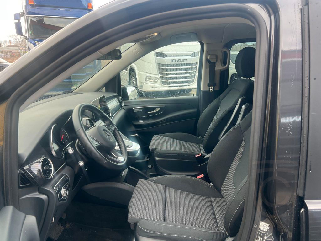 Mercedes-Benz V 300d * 4MATIC * ACC * BURMESTER * AMG FELGEN *
