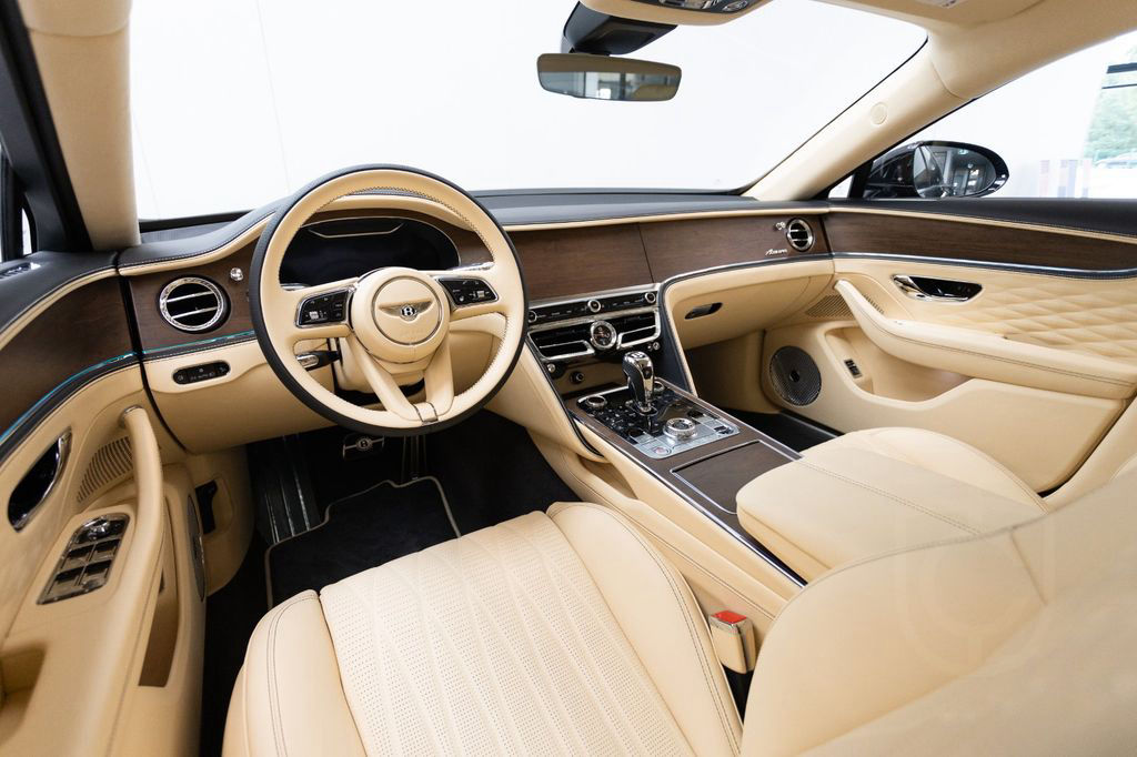 Bentley Flying Spur Azure V8