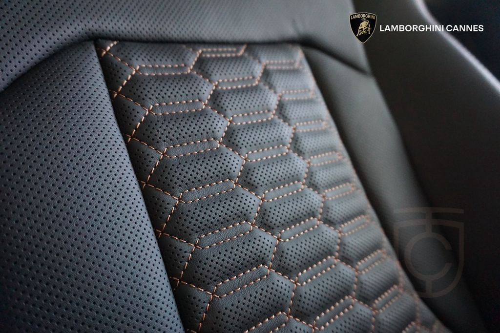 Lamborghini Urus S - 666 hp - Carbon / Akrapovic - VAT