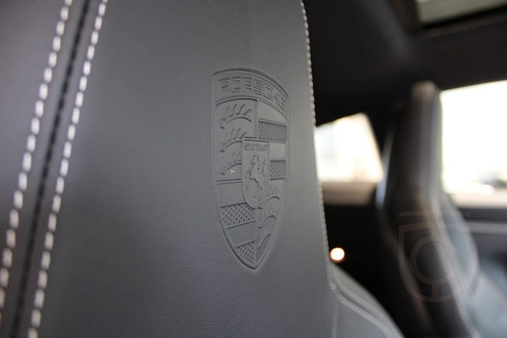 Porsche 911 Carrera