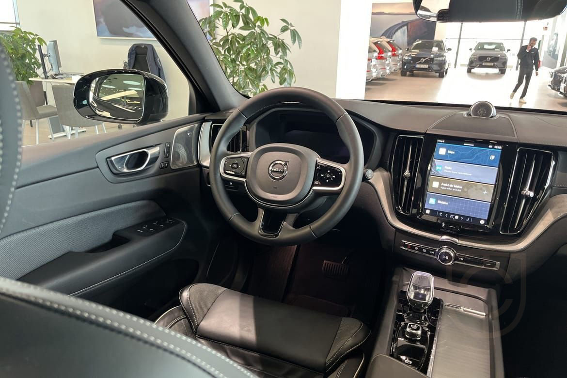 Volvo XC60 T8 Ultra Black Edition B&W, Luftfjd