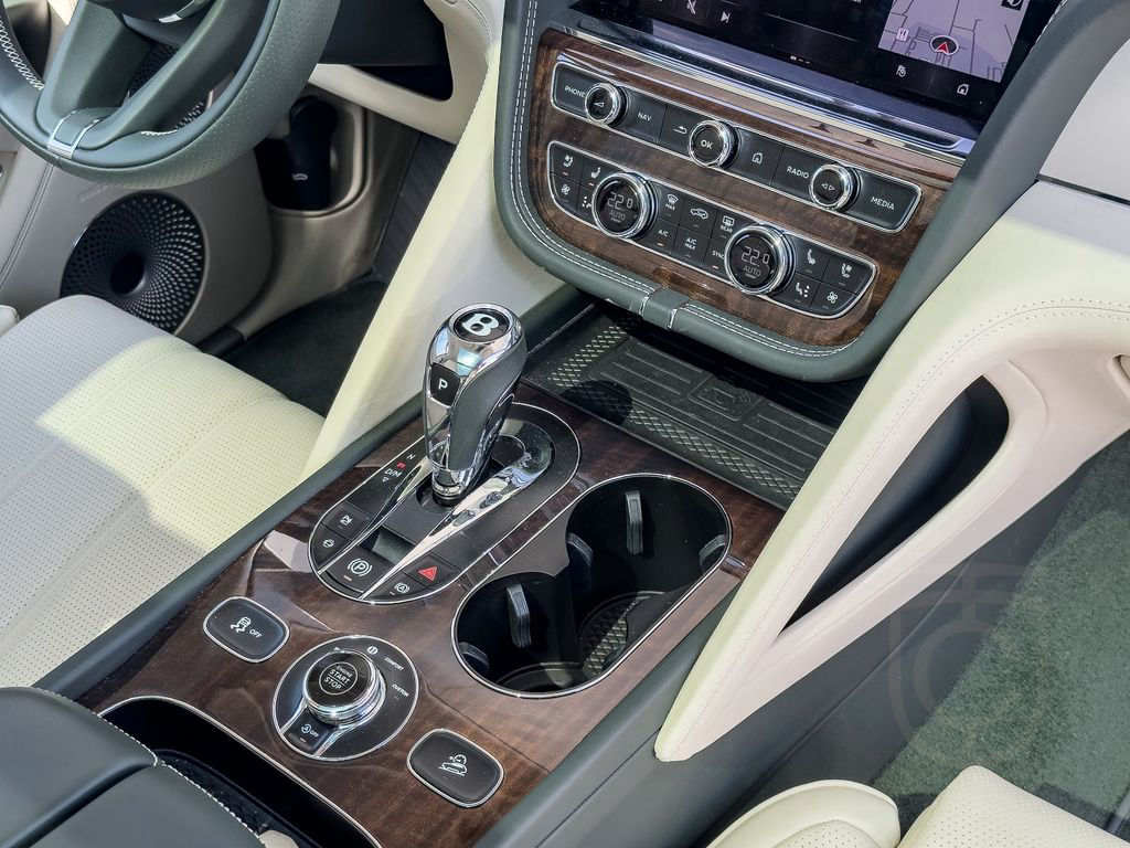 Bentley Bentayga Azure