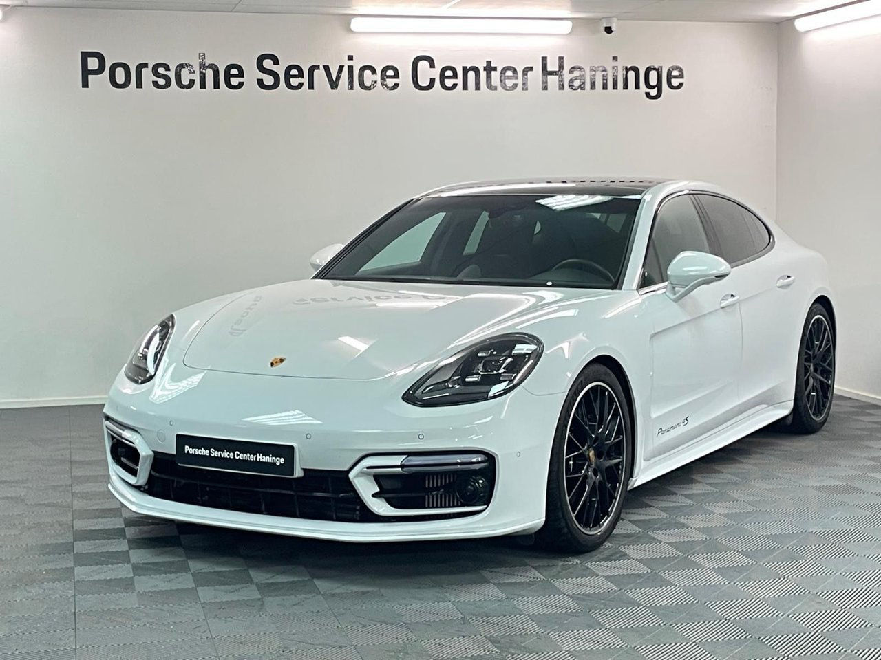 Porsche Panamera 4S