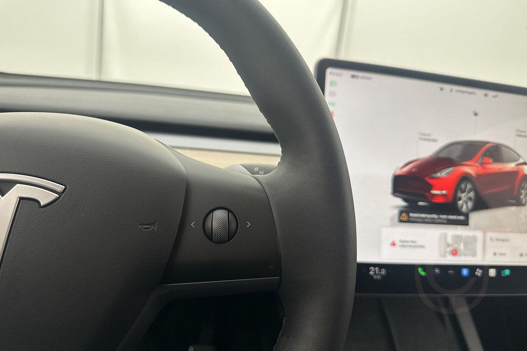 Tesla Model Y Standard Range RWD