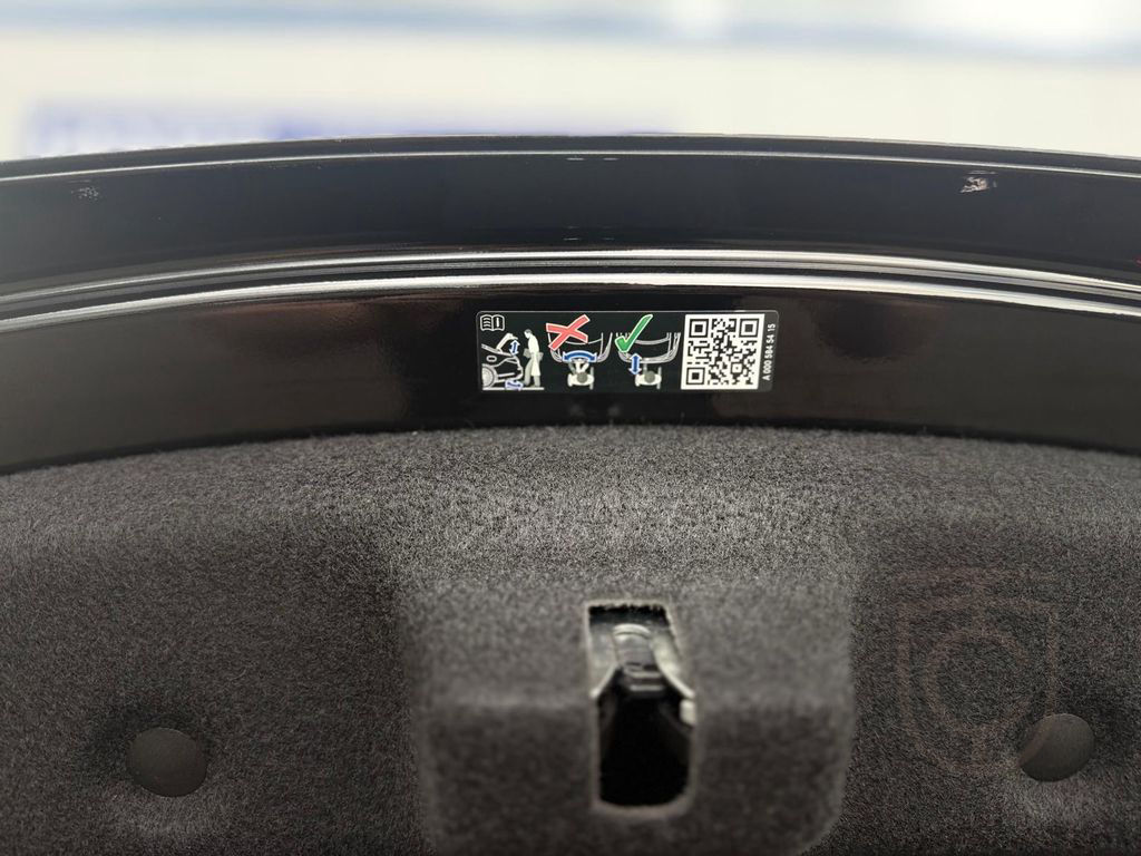 Mercedes-Benz SL63 4MATIC+ DISTRONIC HEAD-UP HINTERACHSLENKUNG