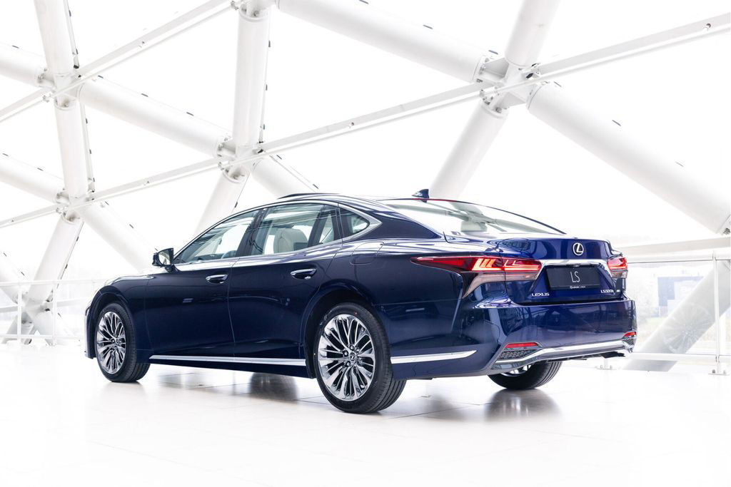 Lexus LS 500 500h AWD President Line | Ottoman seat |