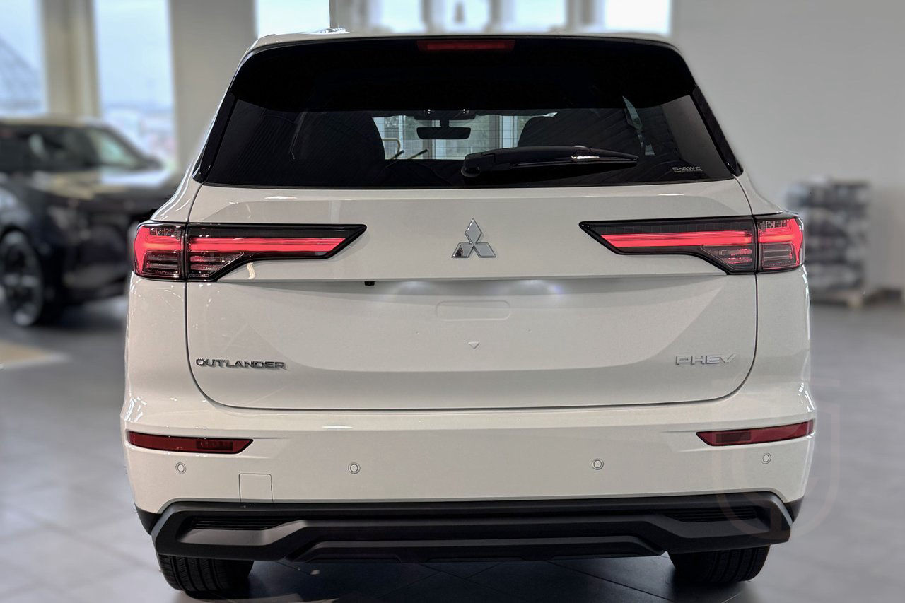 Mitsubishi Outlander Invite PHEV