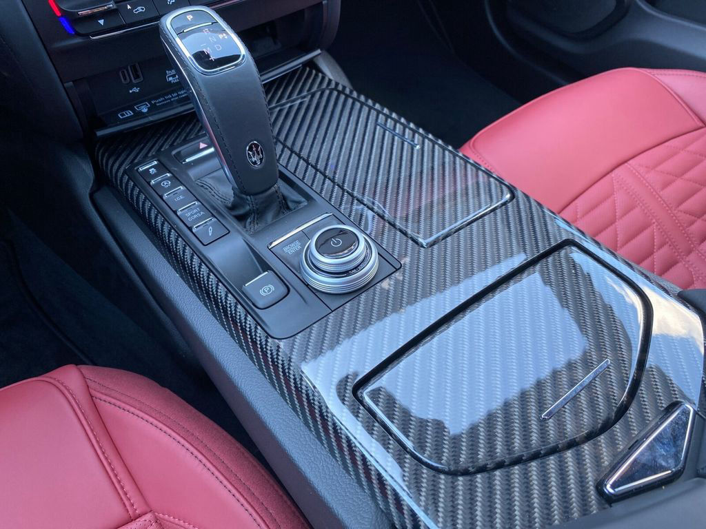 Maserati Ghibli Trofeo V8 Carbon-Pack+Glasdach+Fahrassist