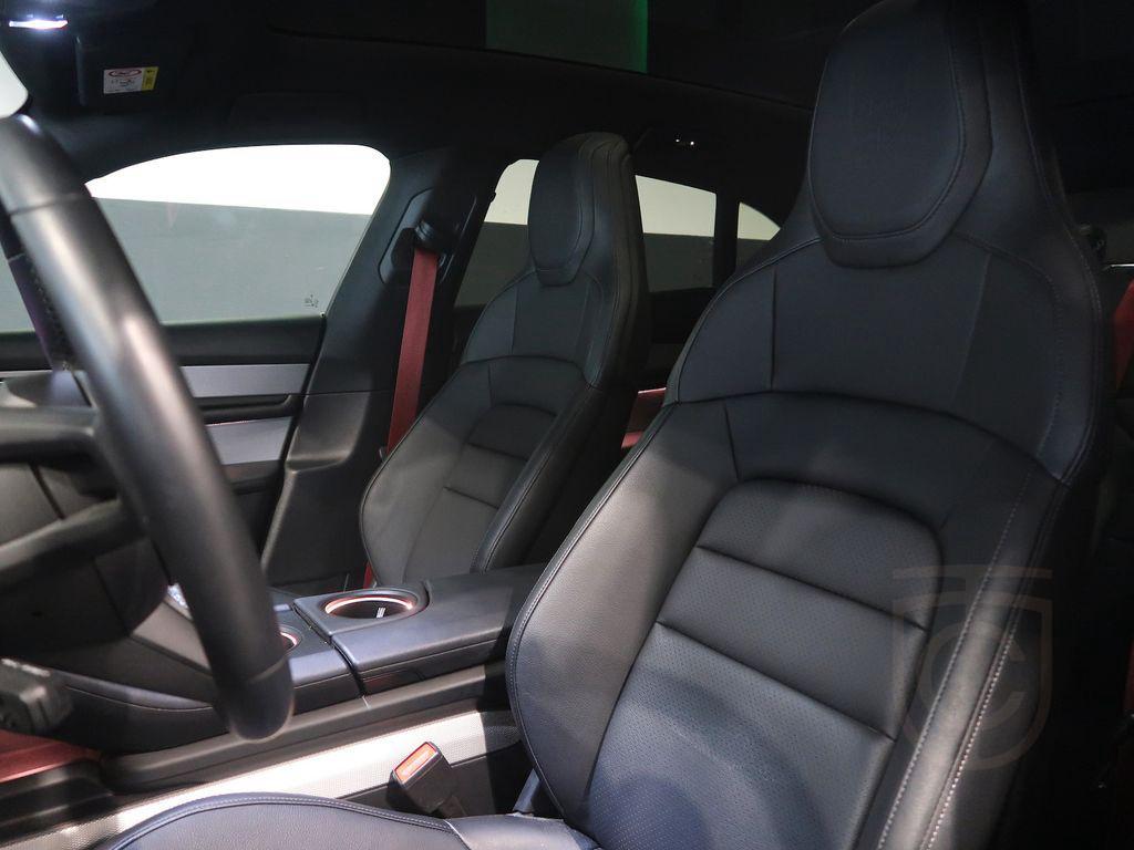 Porsche Taycan 4 Cross Turismo*2024*BRD*PANO*HUD*PASM*
