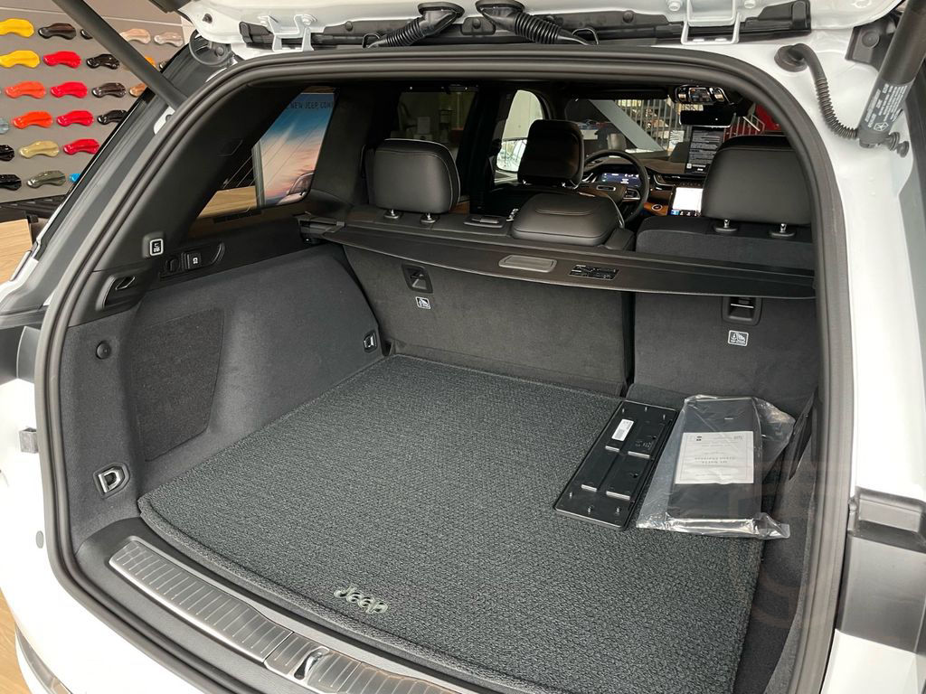 Jeep Grand Cherokee PHEV Summit Reserve / Kein Import