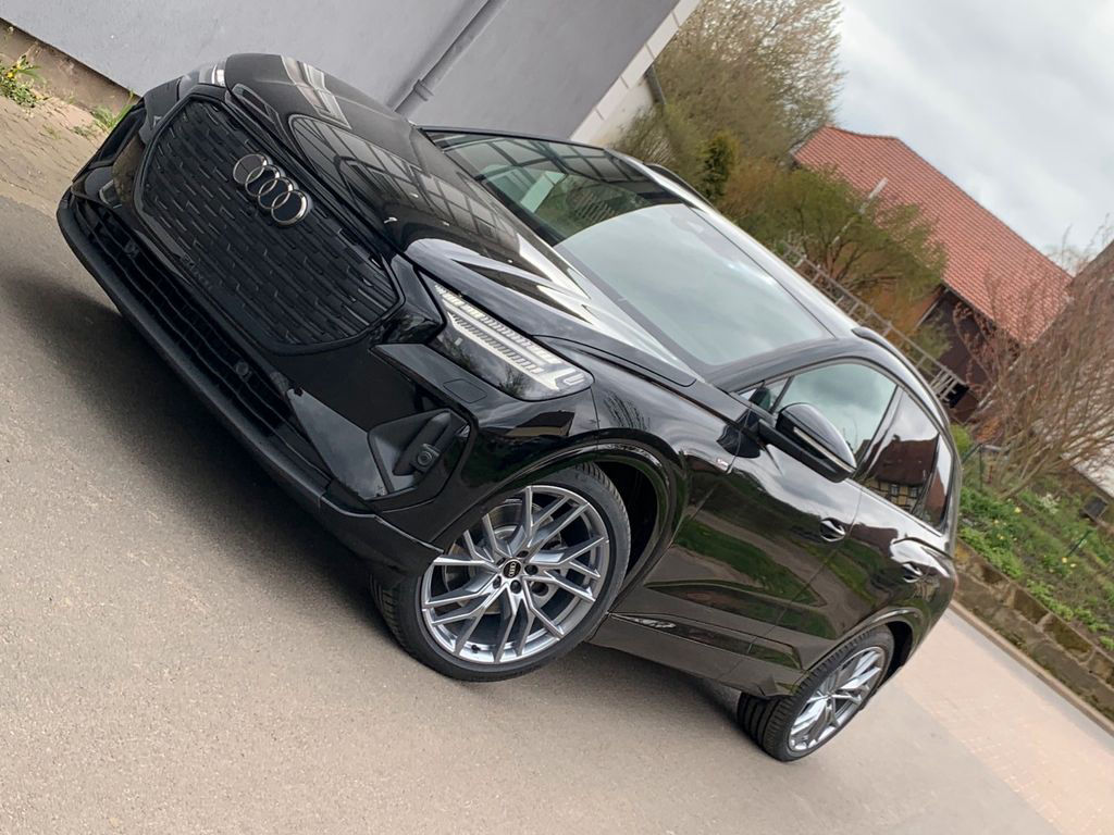 Audi Q4 40 e-tron 3x S-Line 21" PANO SONOS AHKvorbe