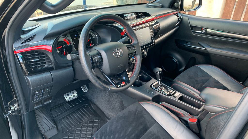 Toyota Hilux2.8 D-4D 4X4 DOUBLE GR SPORT, NET. EXPORT