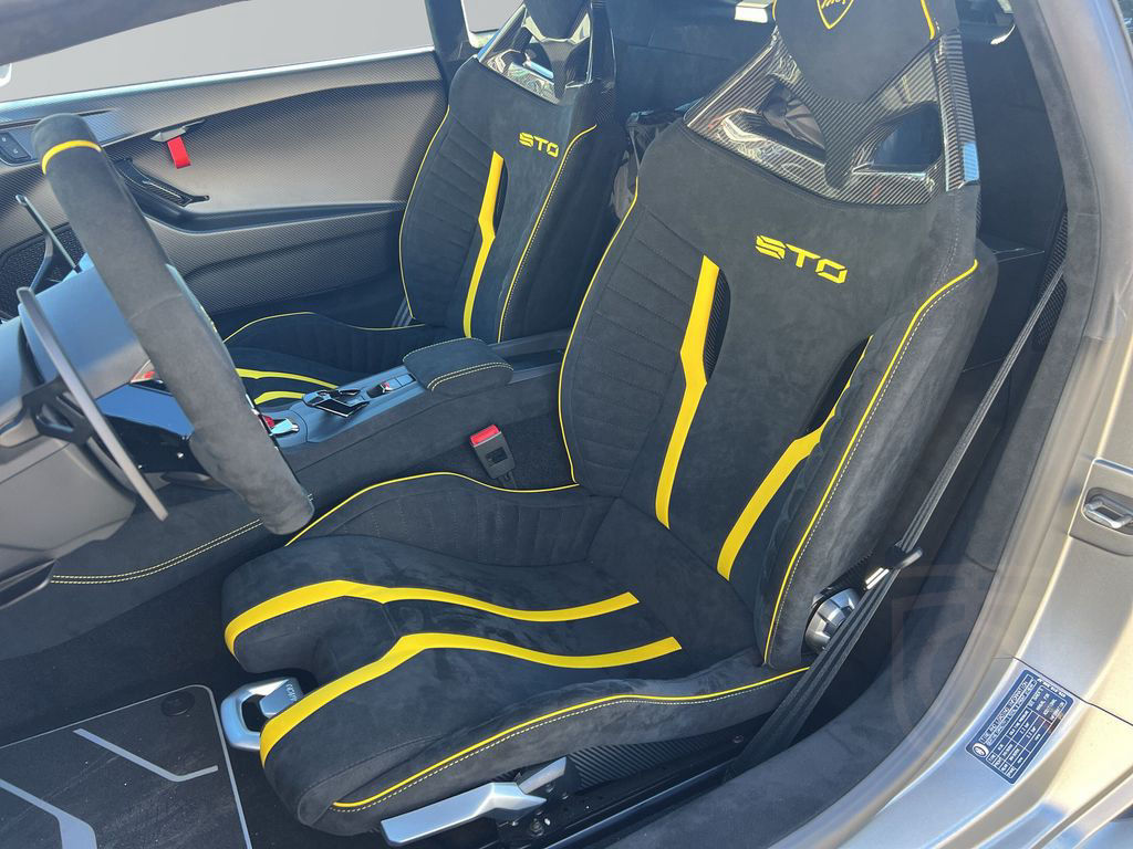 Lamborghini Huracán STO *Lift *Matt *Carbon *20"