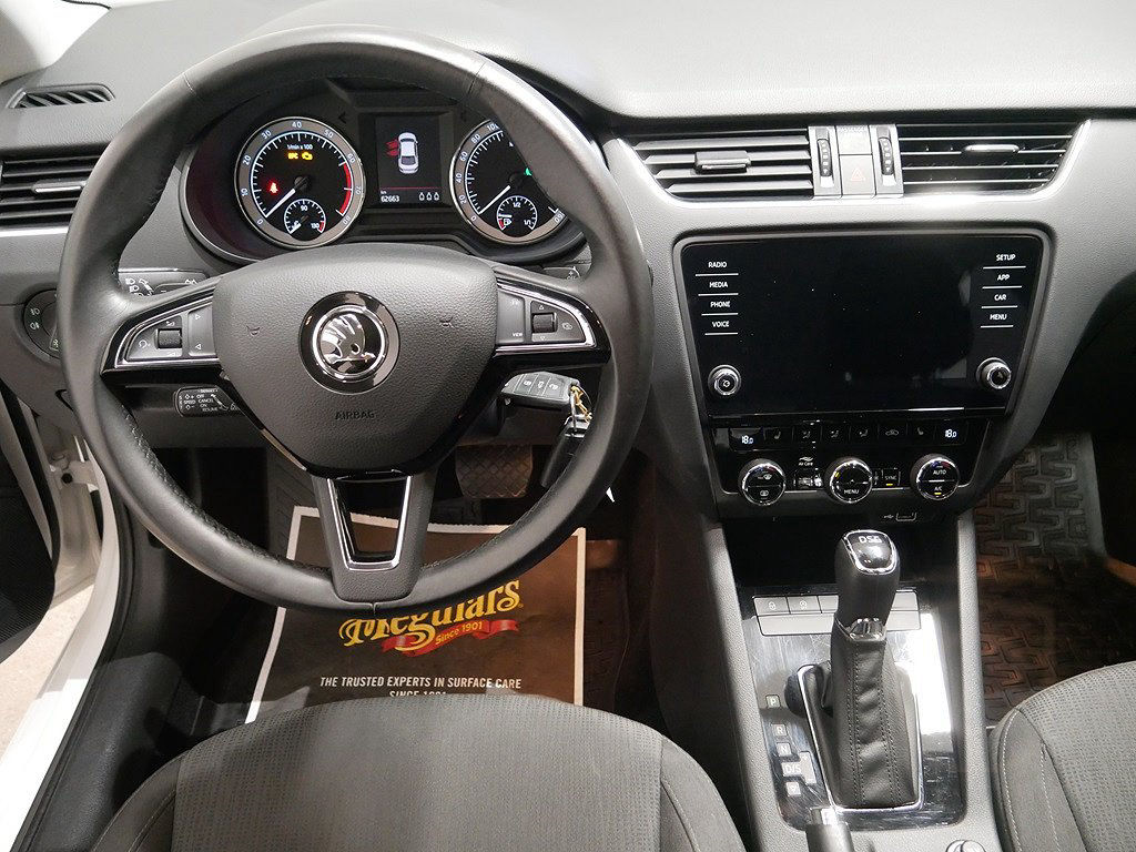 Skoda Octavia 1.0 TSI 115hk STYLE Bränslevärmare