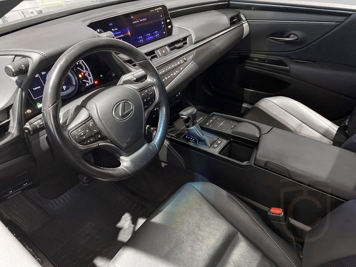 Lexus ES 300h Limited Edition
