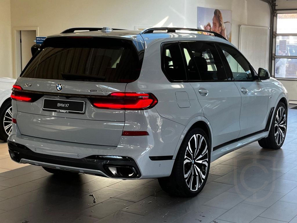 BMW X7 xDrive40d M Sport Kristall Bowers Massage 23"