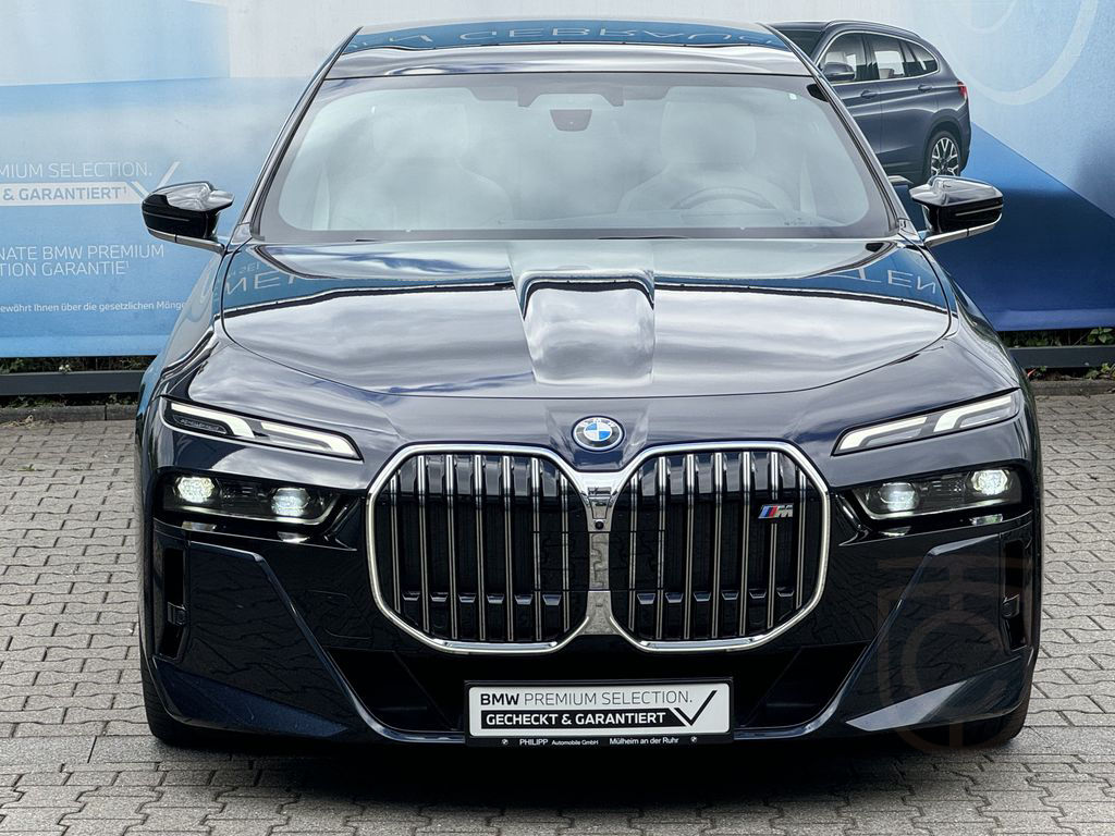 BMW M760e xDrive M Sport Massage Sitzlüft AHK DA-Pro