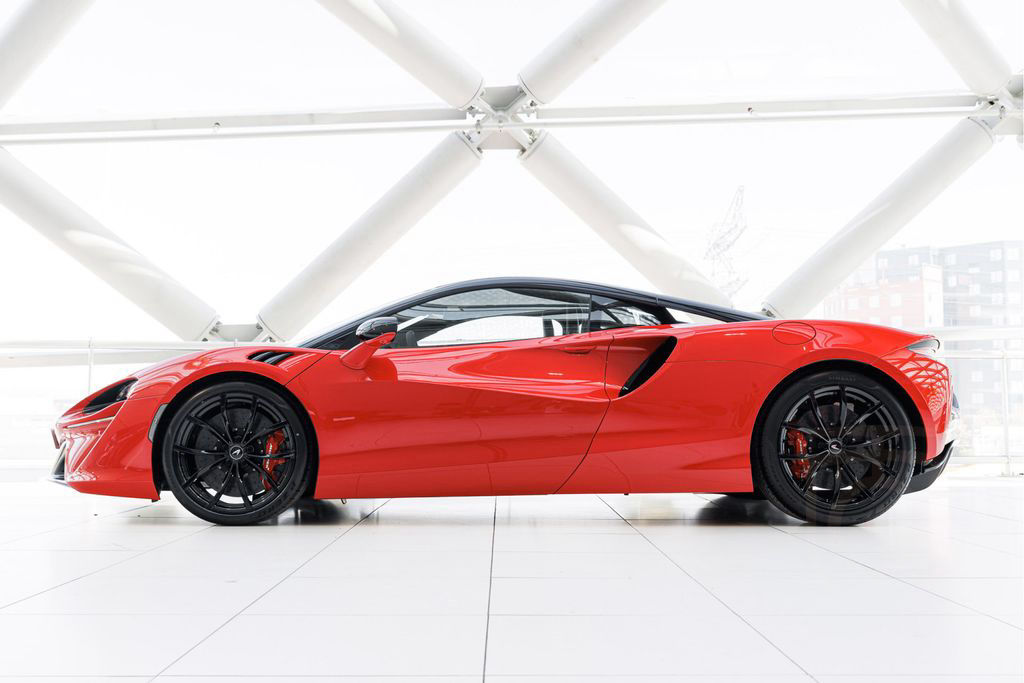 McLaren Artura 3.0 V6 Plug-in | Performance | Black Pack