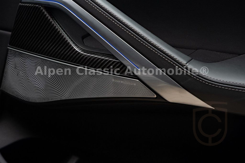BMW X6 M60 i xDrive B&W, HUD, PANO, AHK, Massage